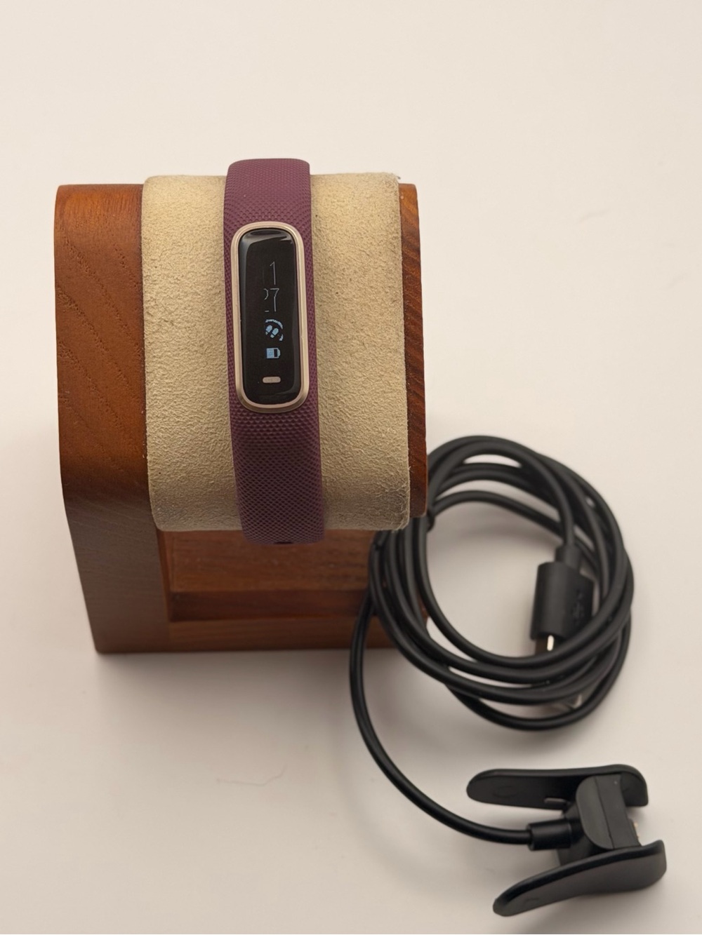 Garmin Vivosmart 4, Tested, Excellent, Charger Included, Smartwatch, Rare Color